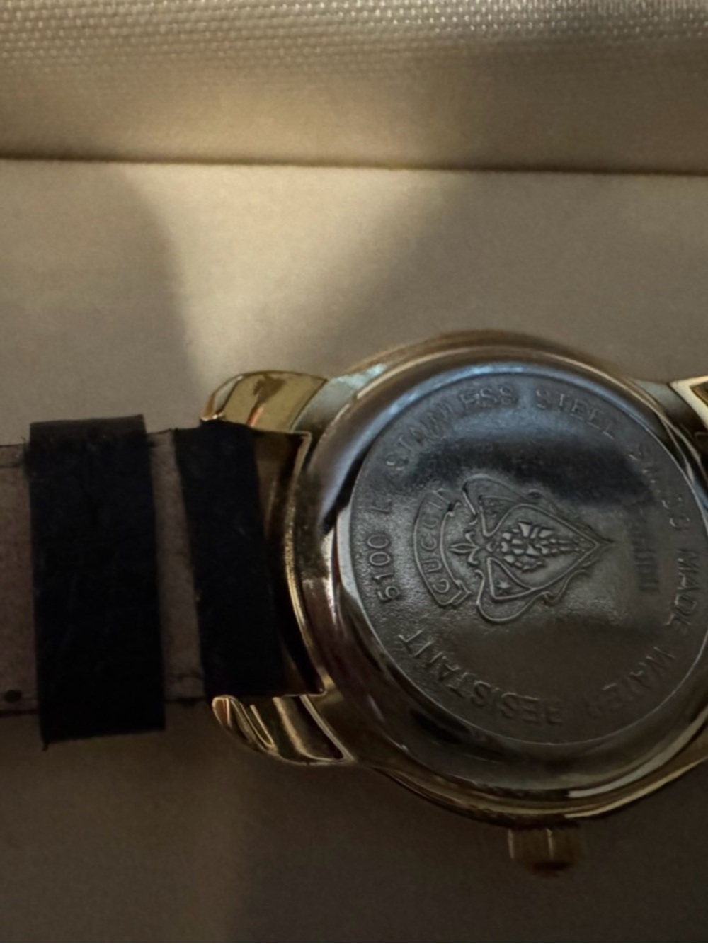 Gucci Black Dial Gold-Tone Women's Leather Strap Watch - Picture 4 of 6